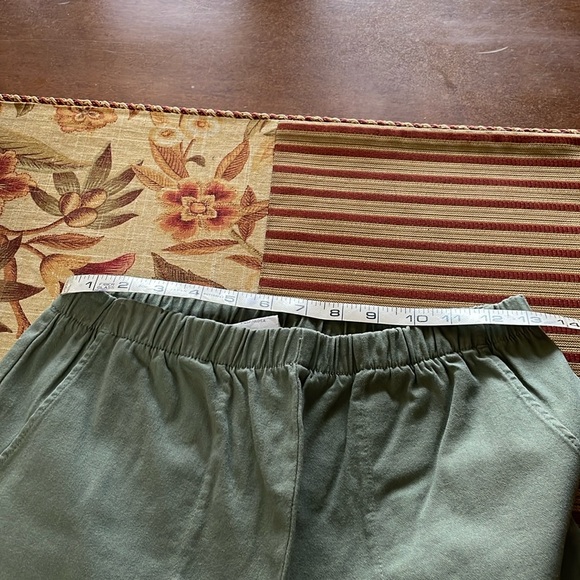 Women’s  Capris Size Small. Kaki, Green, and Green White Checkered. All for $15 - Picture 7 of 7